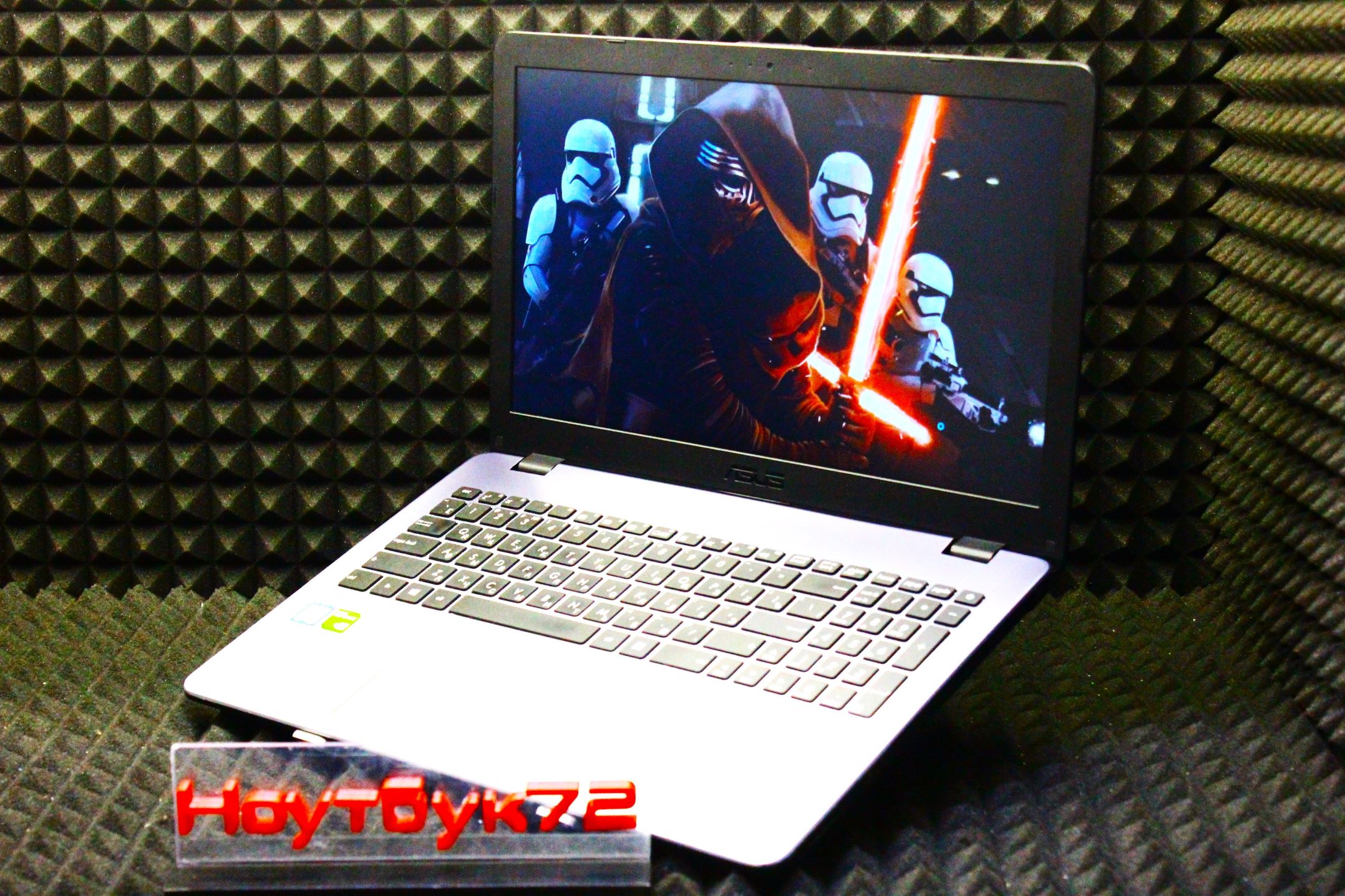 Ноутбук Asus X542UF-DM042T