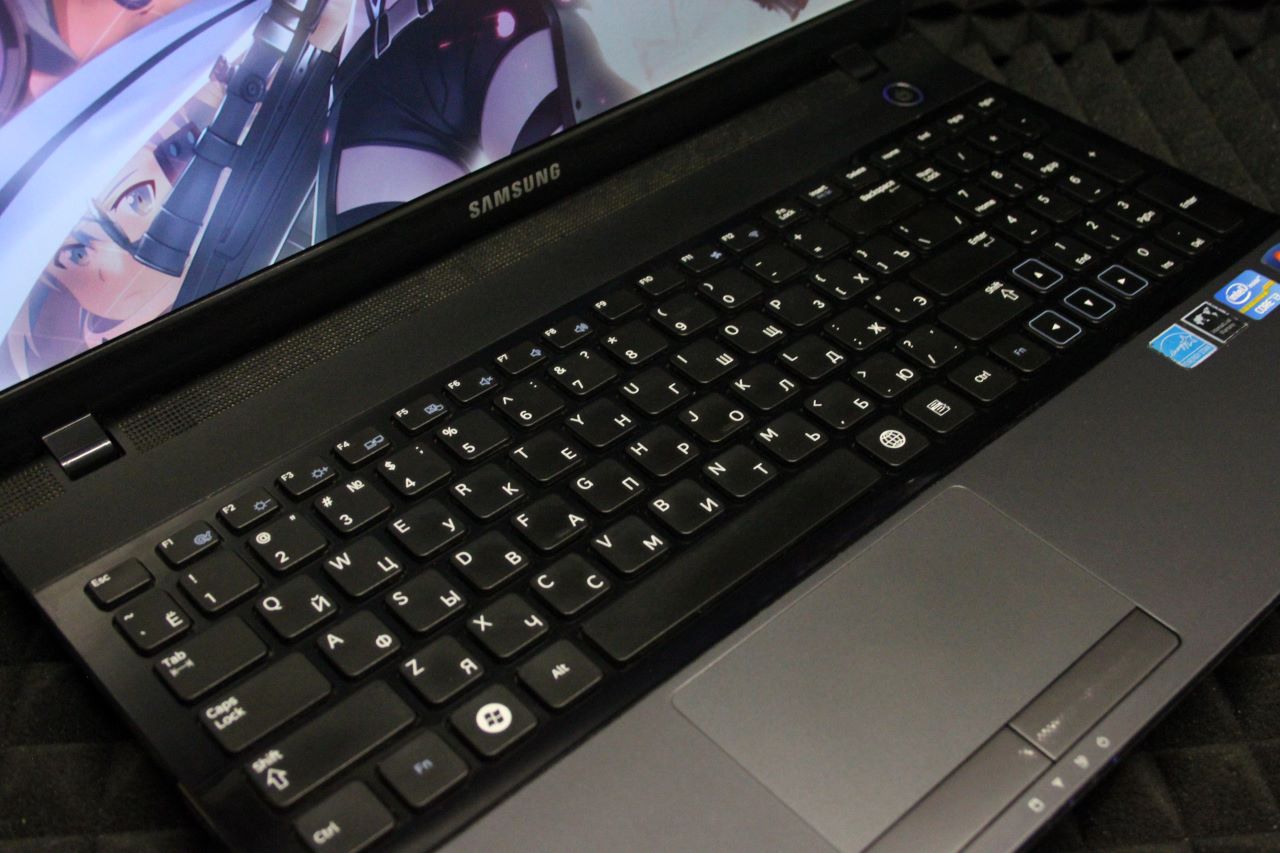 Ноутбук Samsung NP300E5C