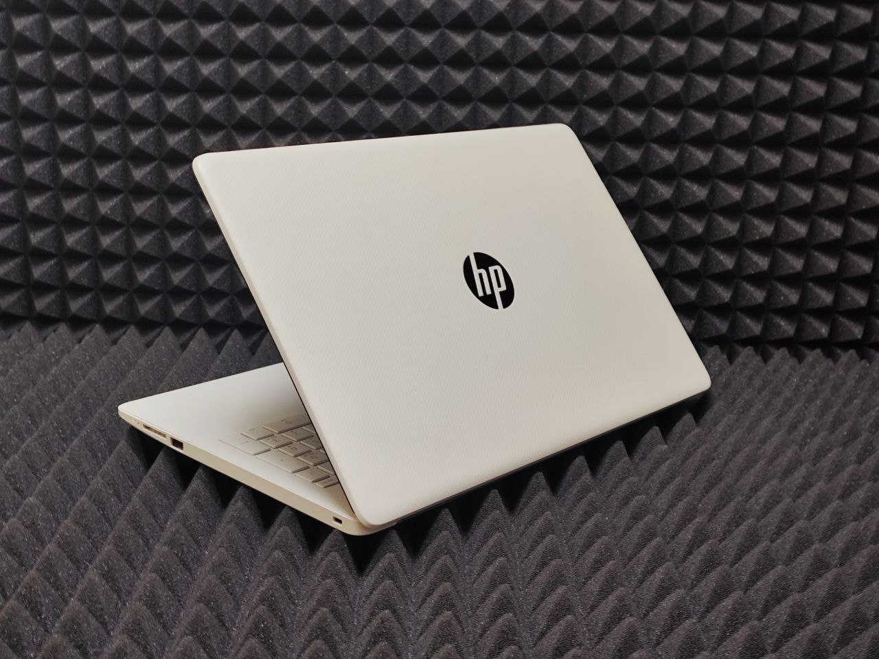 Ноутбук HP 15-db0511ur (158G9EA)