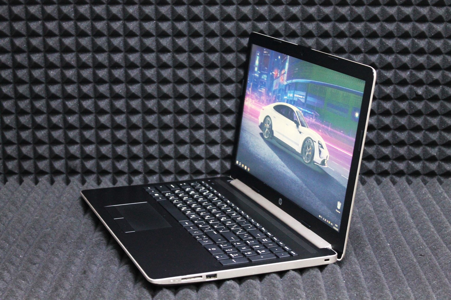 Ноутбук HP 15-da0087ur