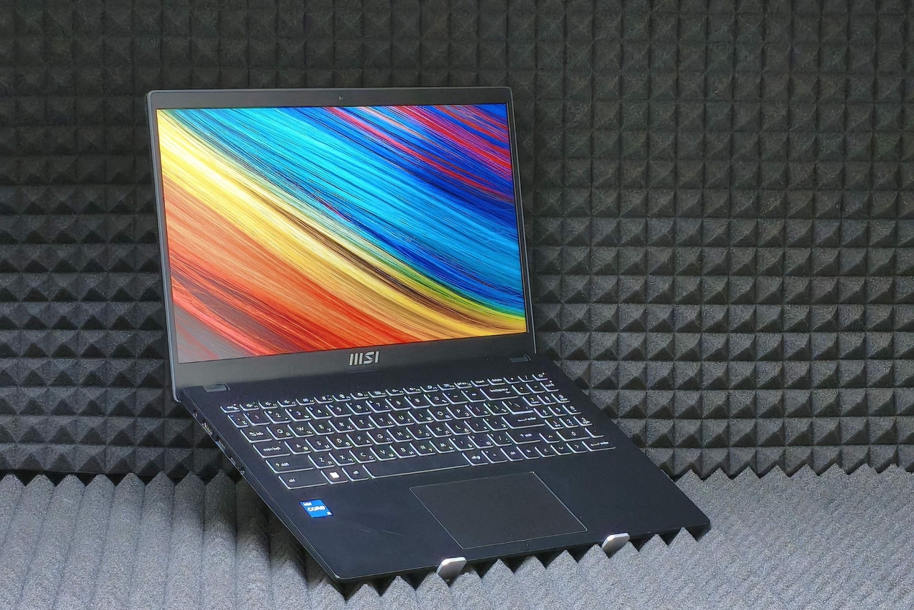 Ноутбук MSI Modern 15 B12M-210RU