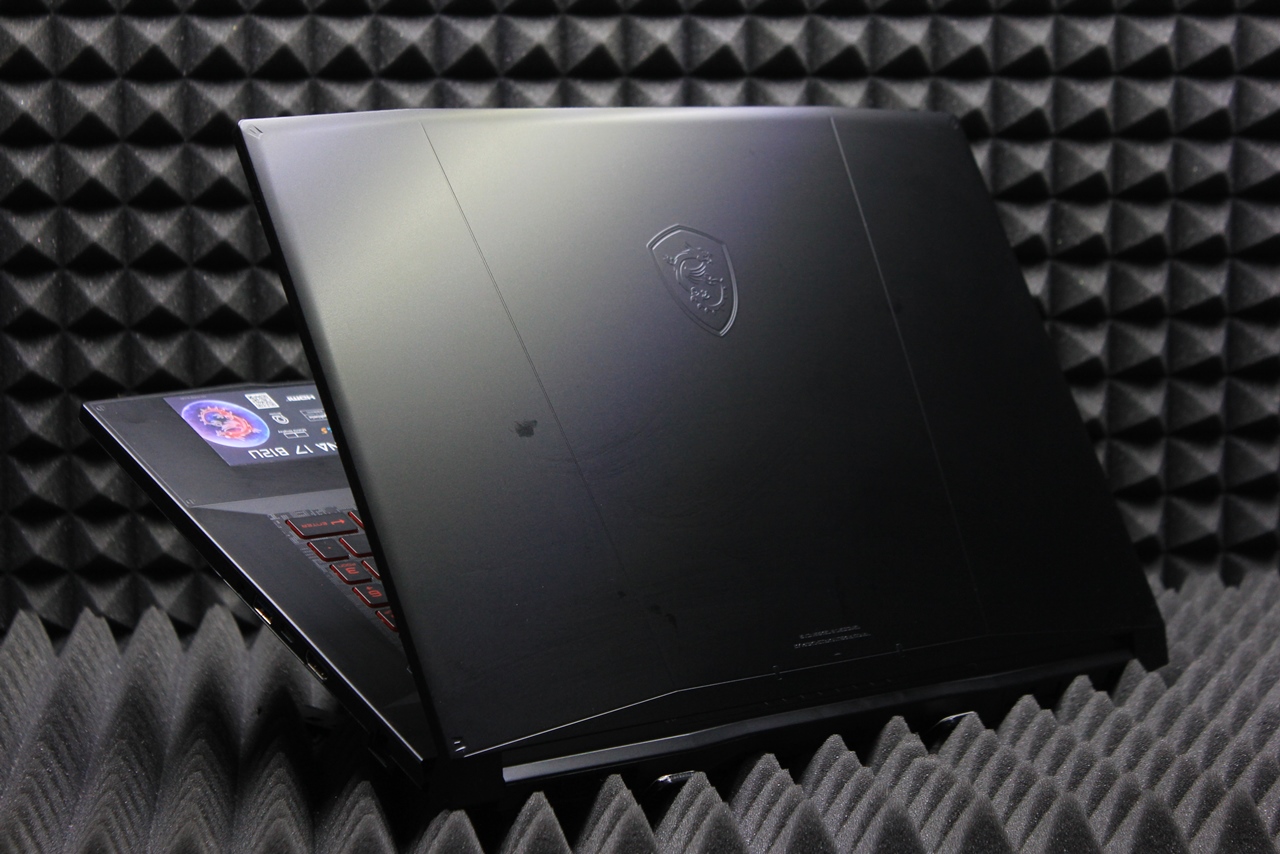 Ноутбук MSI Katana 17 B12UCR-821-XRU