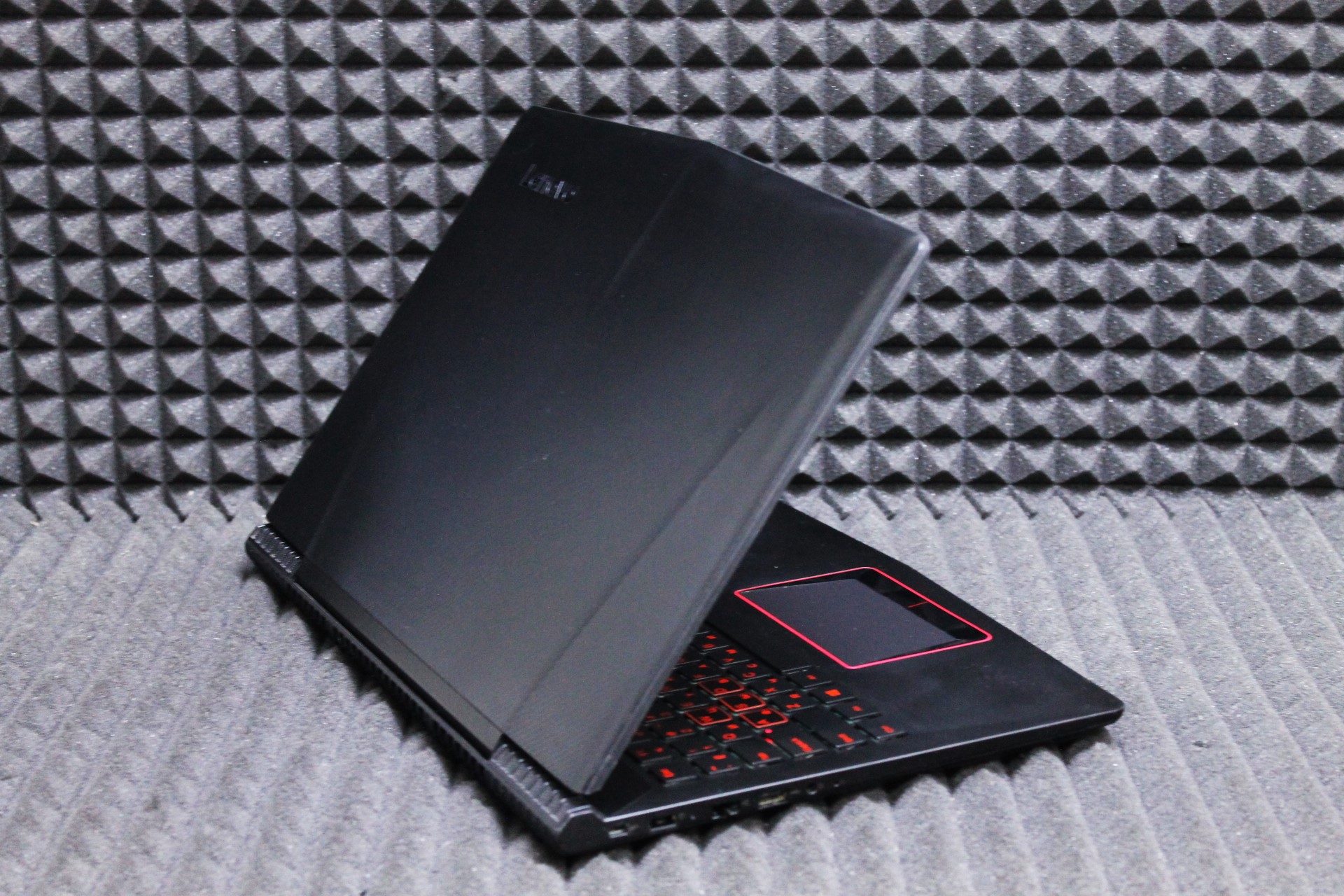 Ноутбук Lenovo Legion Y520-15IKBN (80WK00TKRK)