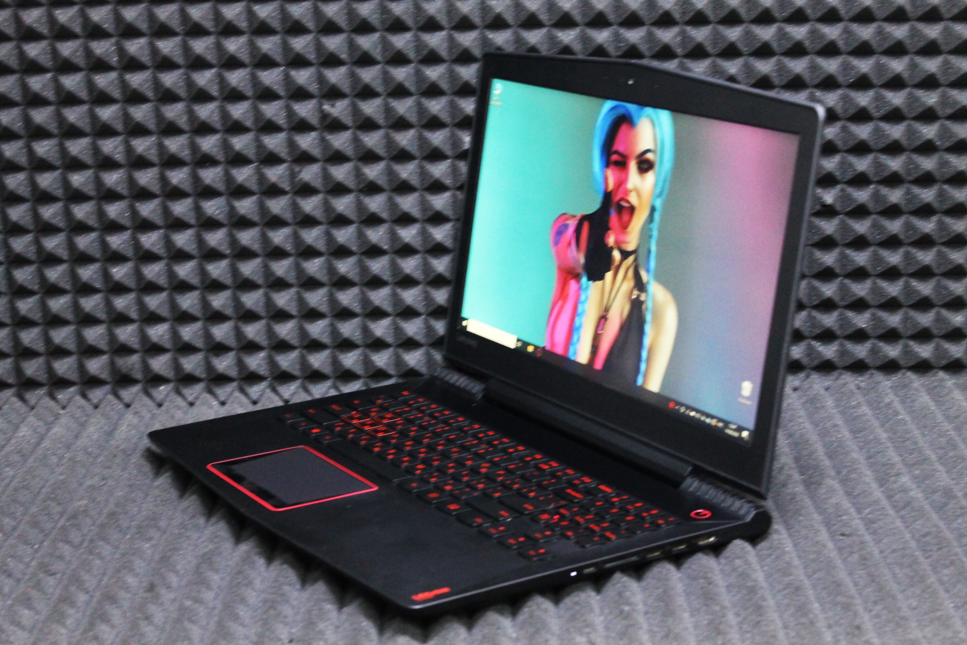Ноутбук Lenovo Legion Y520-15IKBN (80WK00TKRK)