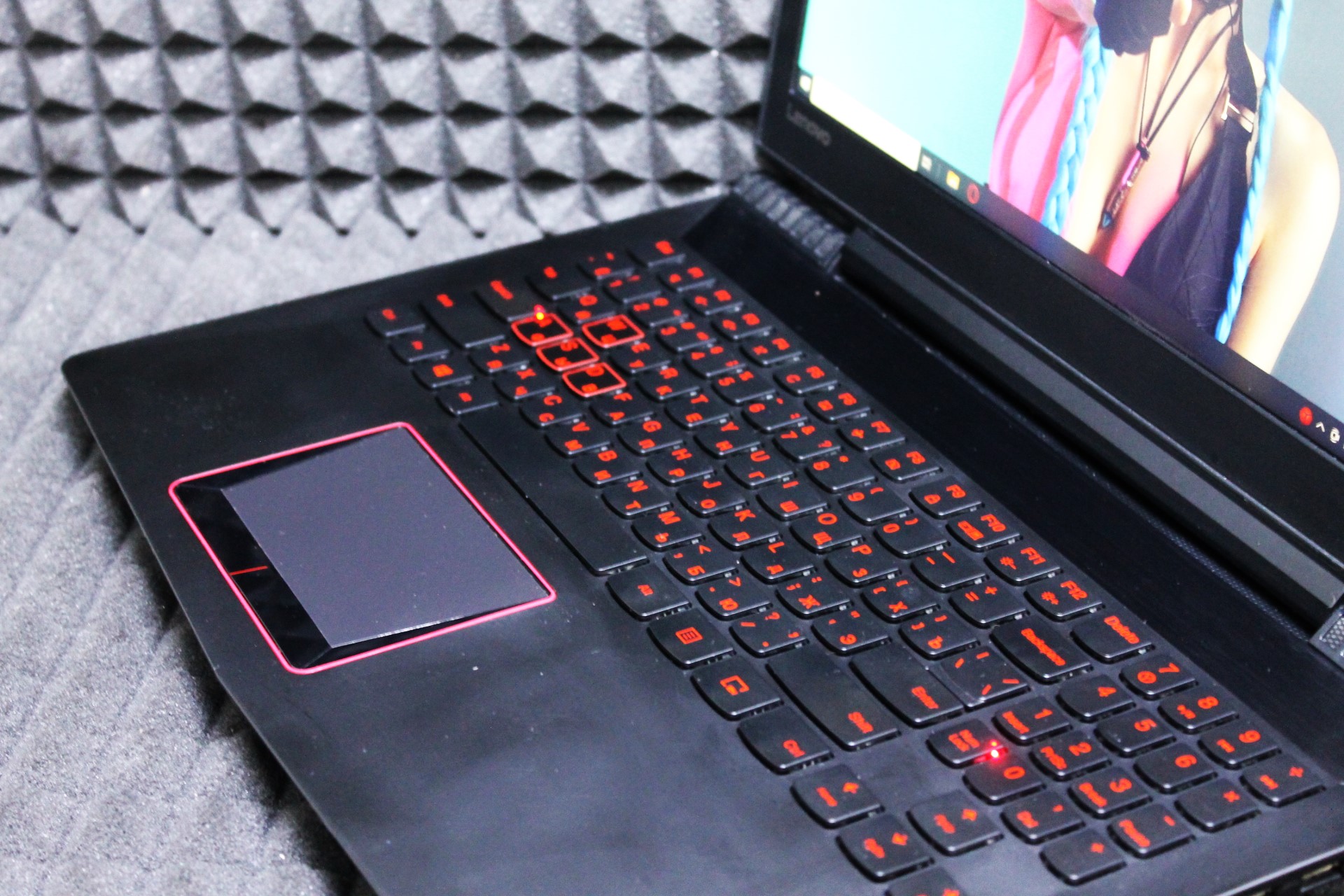 Ноутбук Lenovo Legion Y520-15IKBN (80WK00TKRK)
