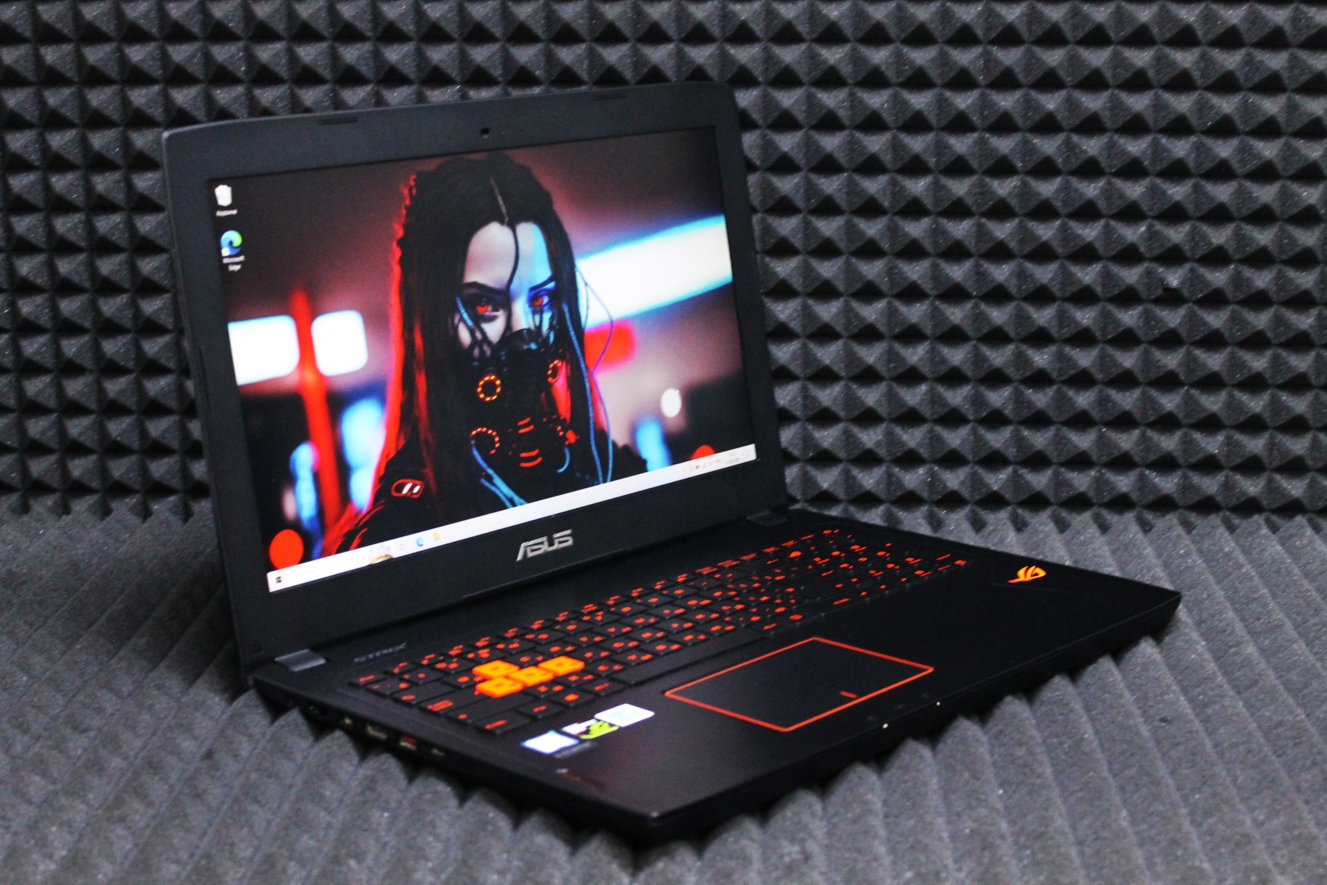 Ноутбук Asus Rog Strix GL502VM-FY303