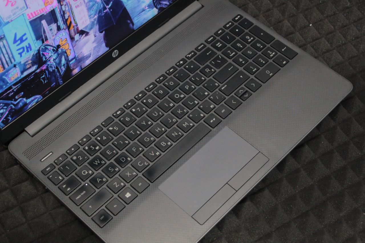 Ноутбук HP 15-dw1034ur