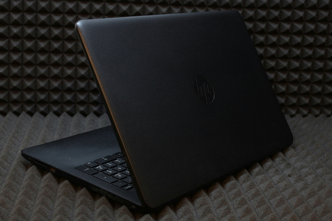 Ноутбук HP 15ra-042ur