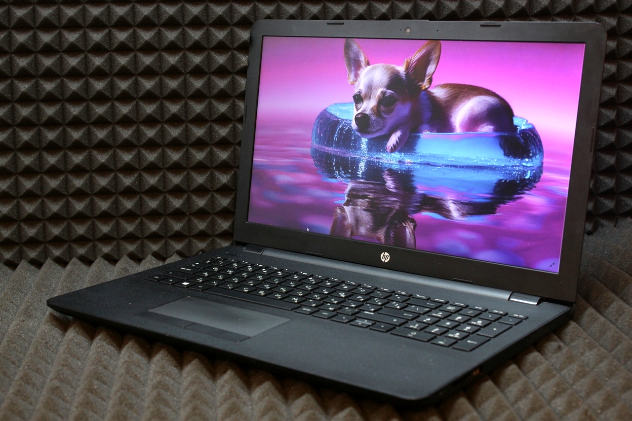 Ноутбук HP 15ra-042ur