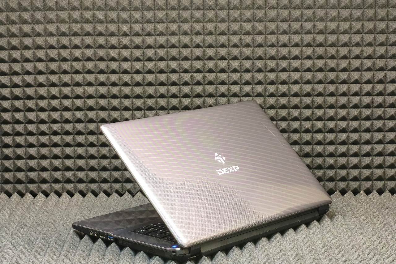 Ноутбук Dexp Atlas H102