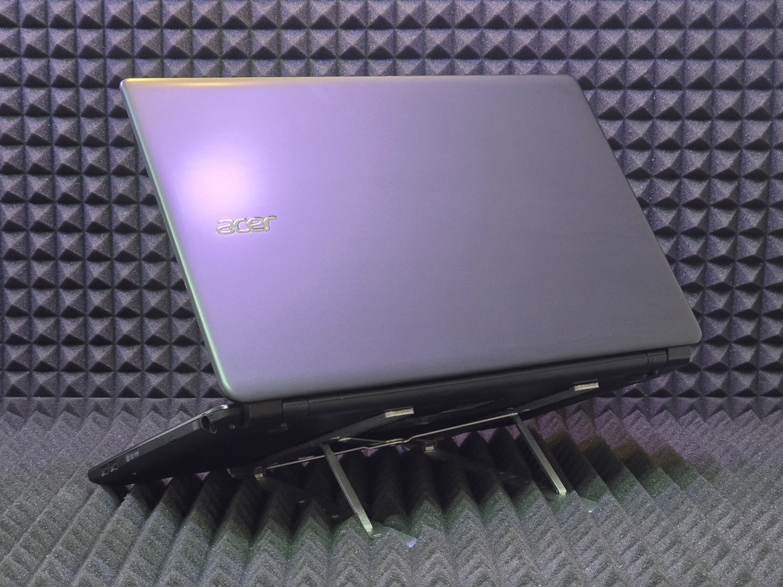 Ноутбук Acer e1-522