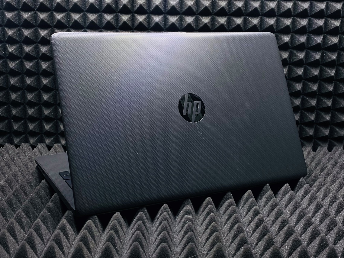 Ноутбук HP 250 G7 (7QK36ES)