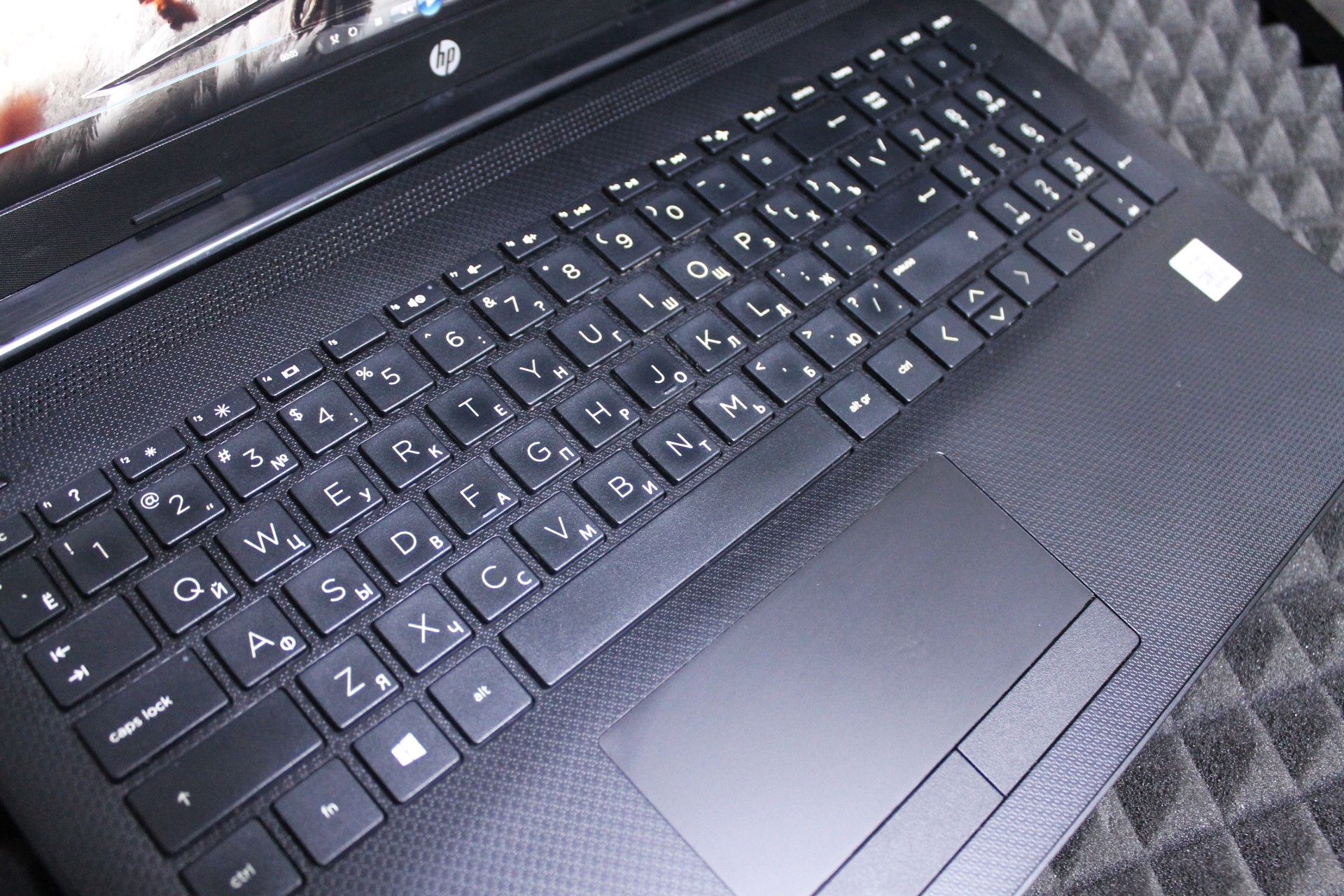 Ноутбук HP 15-da3008ur