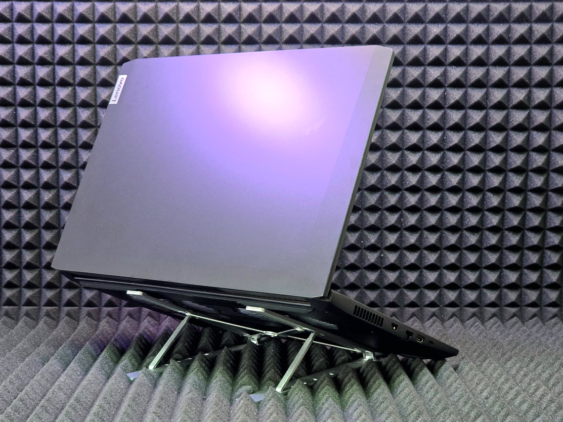 Ноутбук Lenovo IdeaPad Gaming 3 15ACH61