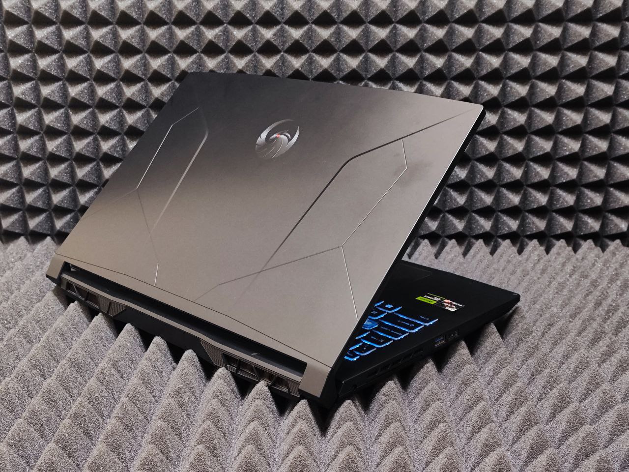 Ноутбук MSI Bravo 15 C7VF-039XRU-