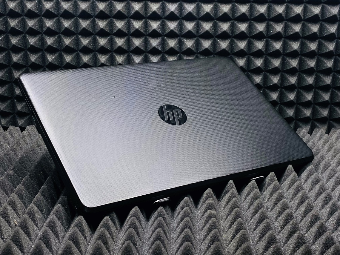 Ноутбук HP 15-bw006ur