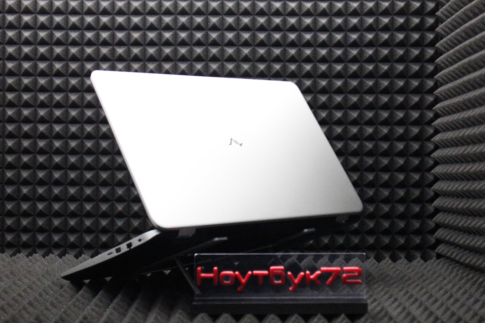 Ноутбук Maibenben M547.