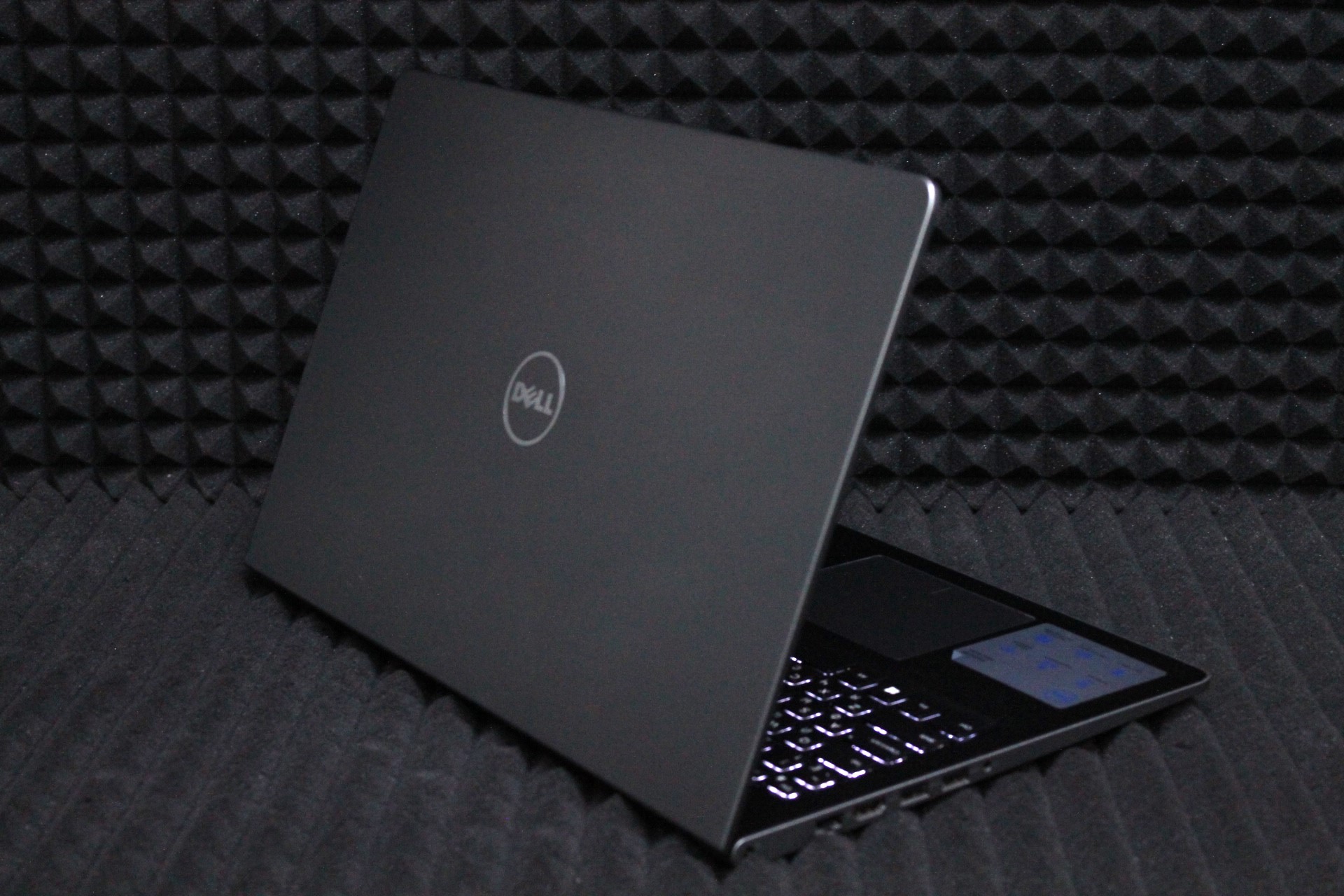 Ноутбук Dell Vosto 15 P26F001