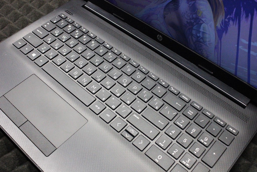 Ноутбук HP 15-db1237ur