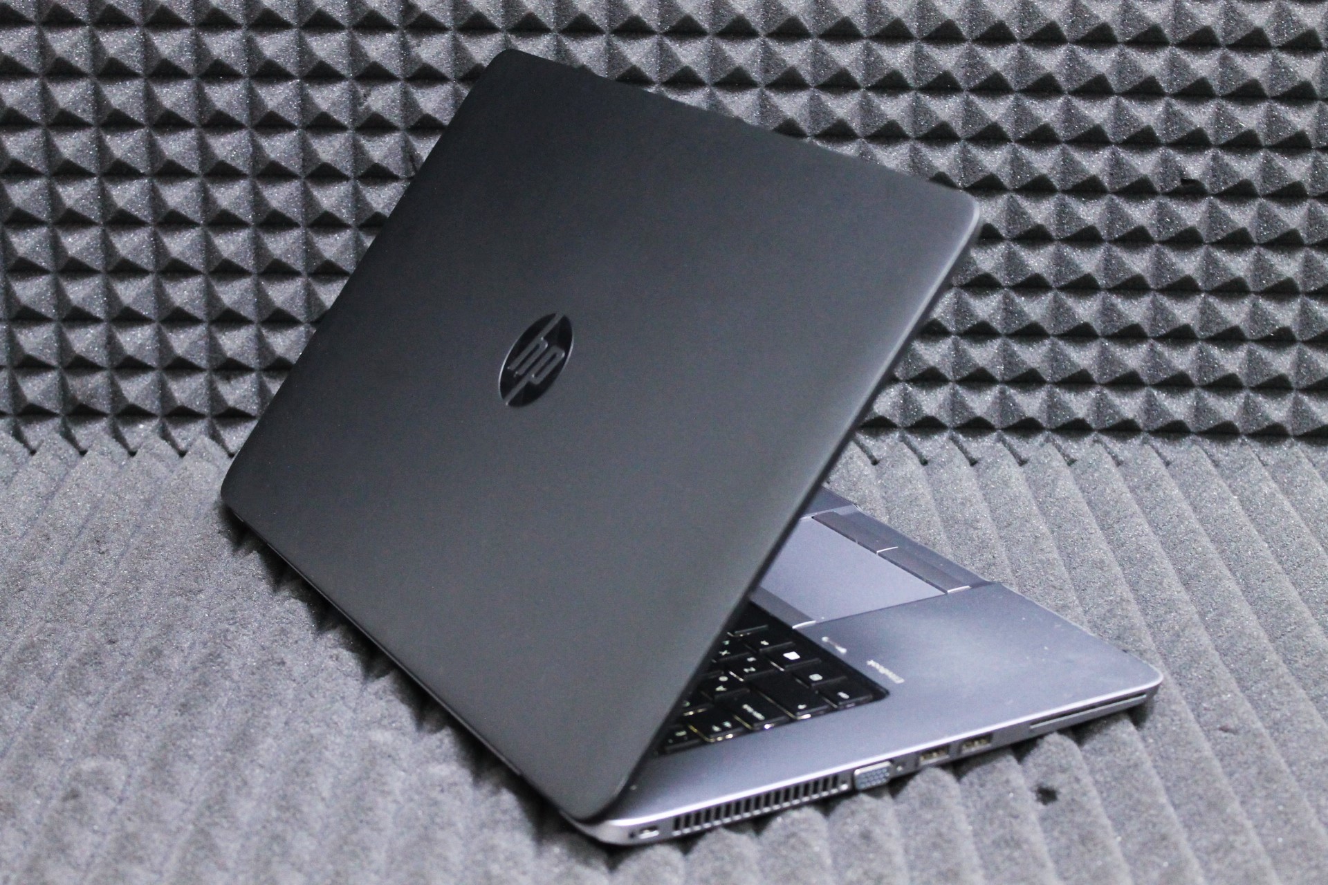 Ноутбук HP ElitteBook 850