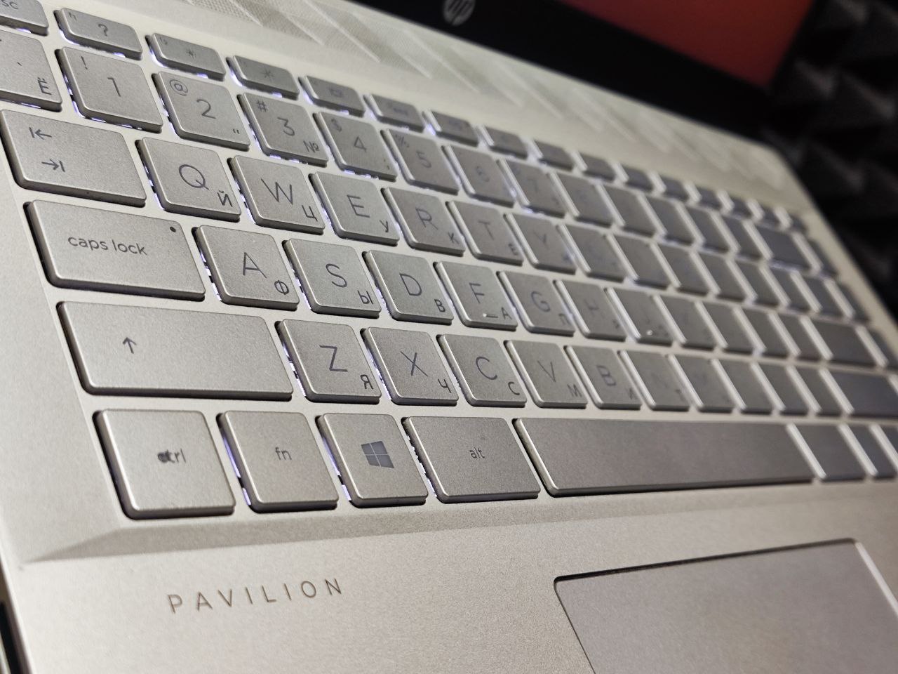 Ноутбук HP Pavilion 14-ce1001ur