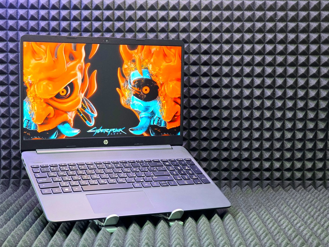 Ноутбук HP 15s-eq1322ur