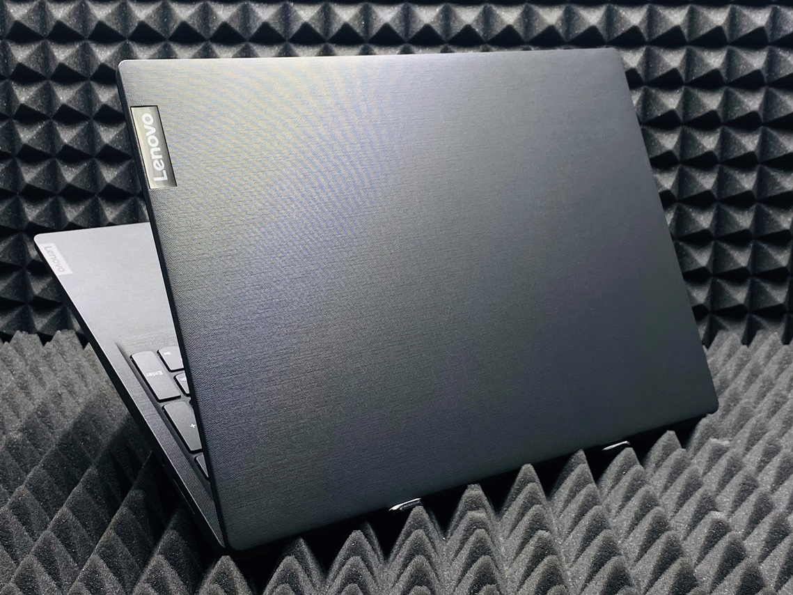 Ноутбук Lenovo V15-ADA (82C7009URU)