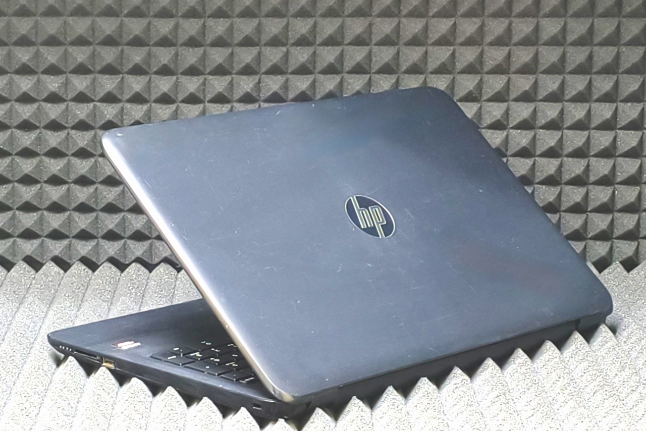 Ноутбук HP 15-ba055ur