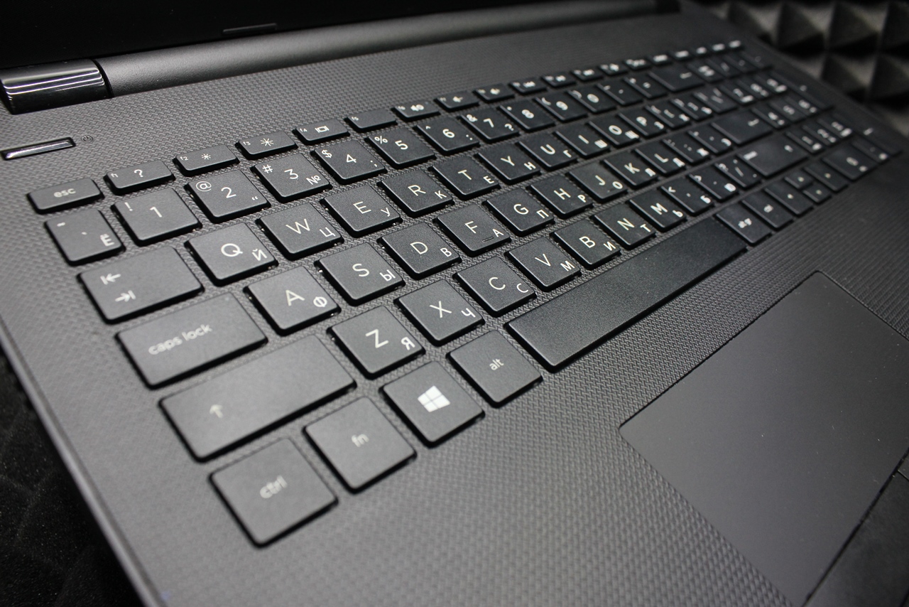 Ноутбук HP 15-BS165UR