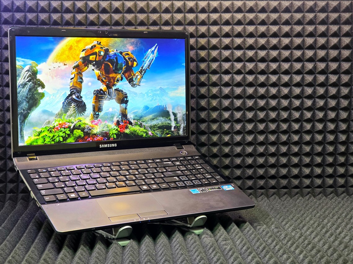 Ноутбук Samsung NP300E5C1