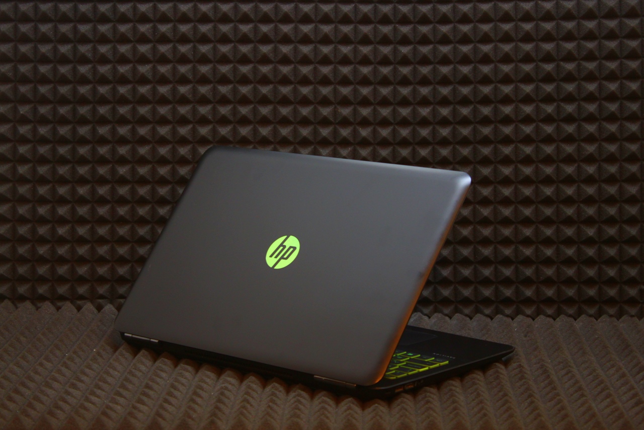 Ноутбук HP 15-bc408ur