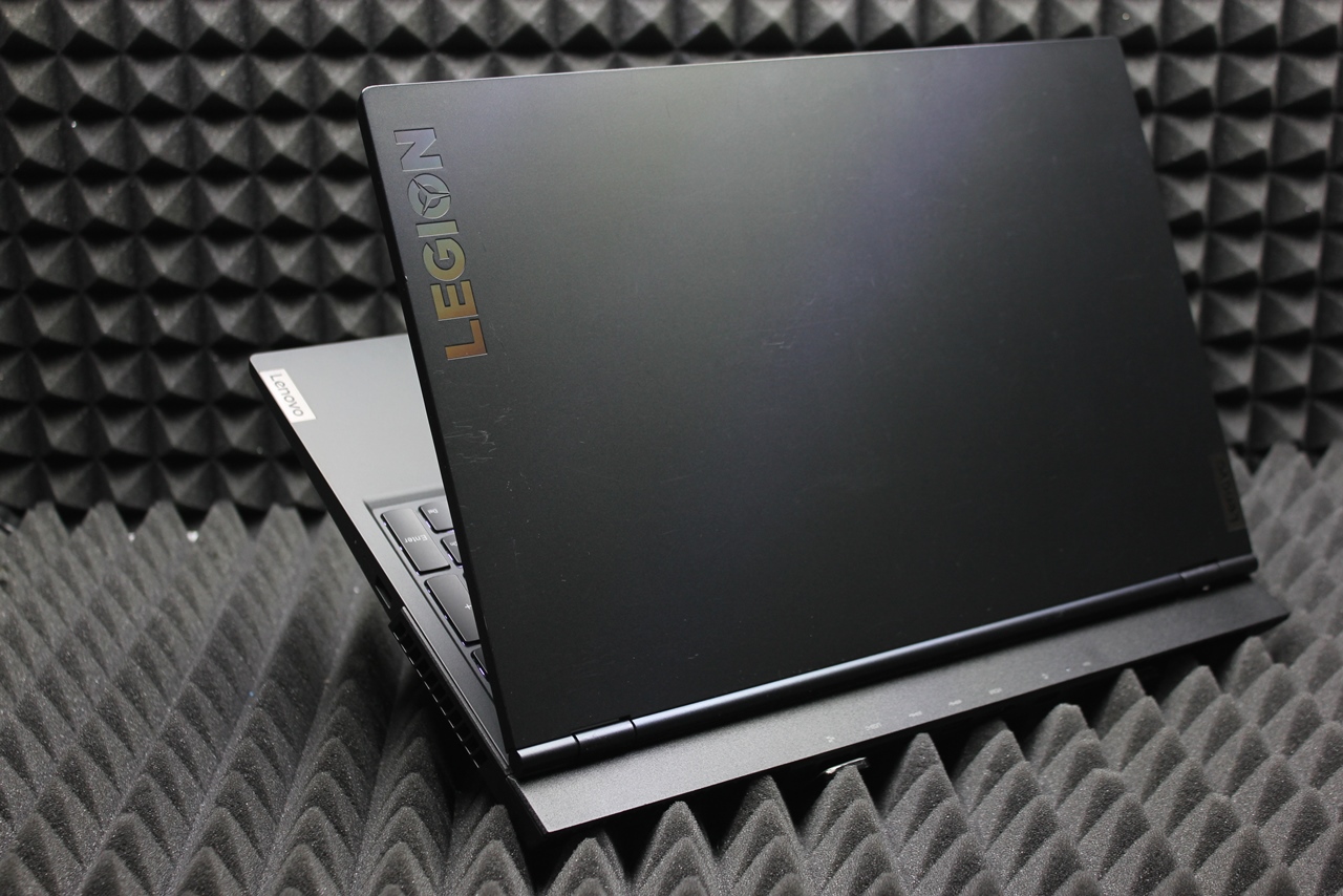 Ноутбук Lenovo Legion 5 15ARH05 82B500GNRK