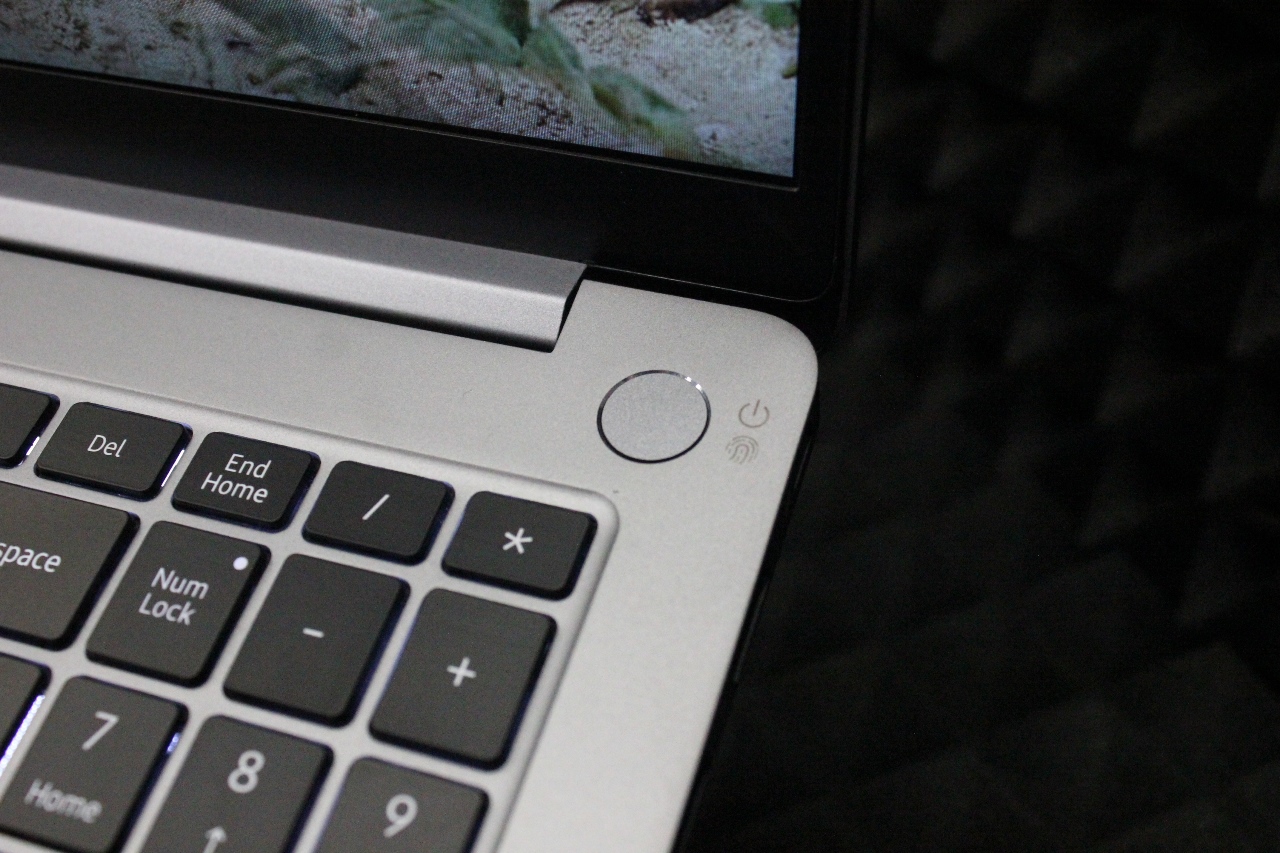 Ноутбук DEXP Mars p15-i7w301