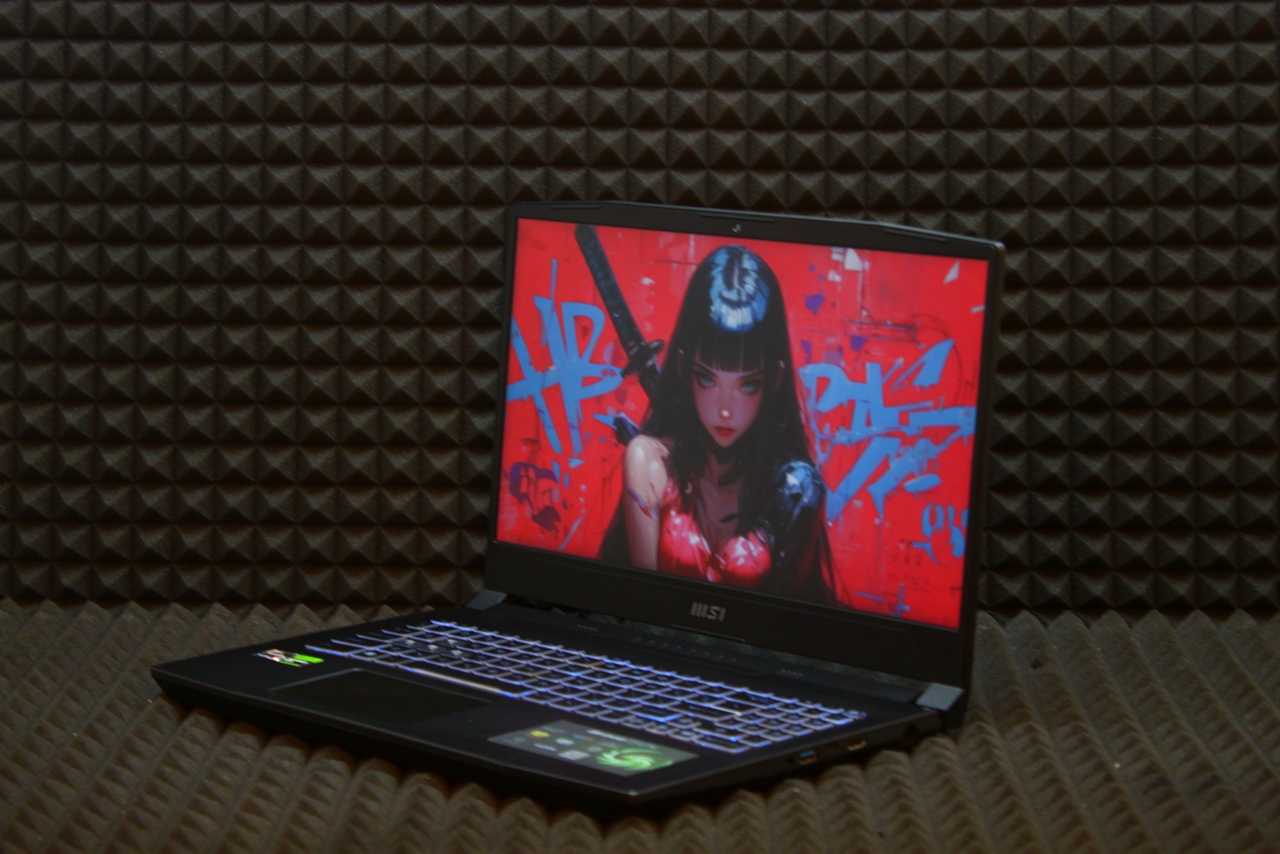 Ноутбук MSI Bravo 15 C7VE-070XRU(M)