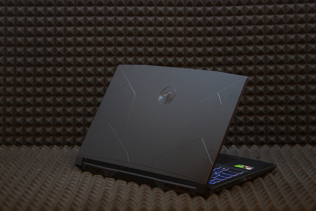 Ноутбук MSI Bravo 15 C7VE-070XRU(M)