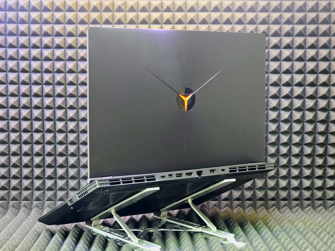 Ноутбук Lenovo Legion Y7000 2019 PG0 81T0
