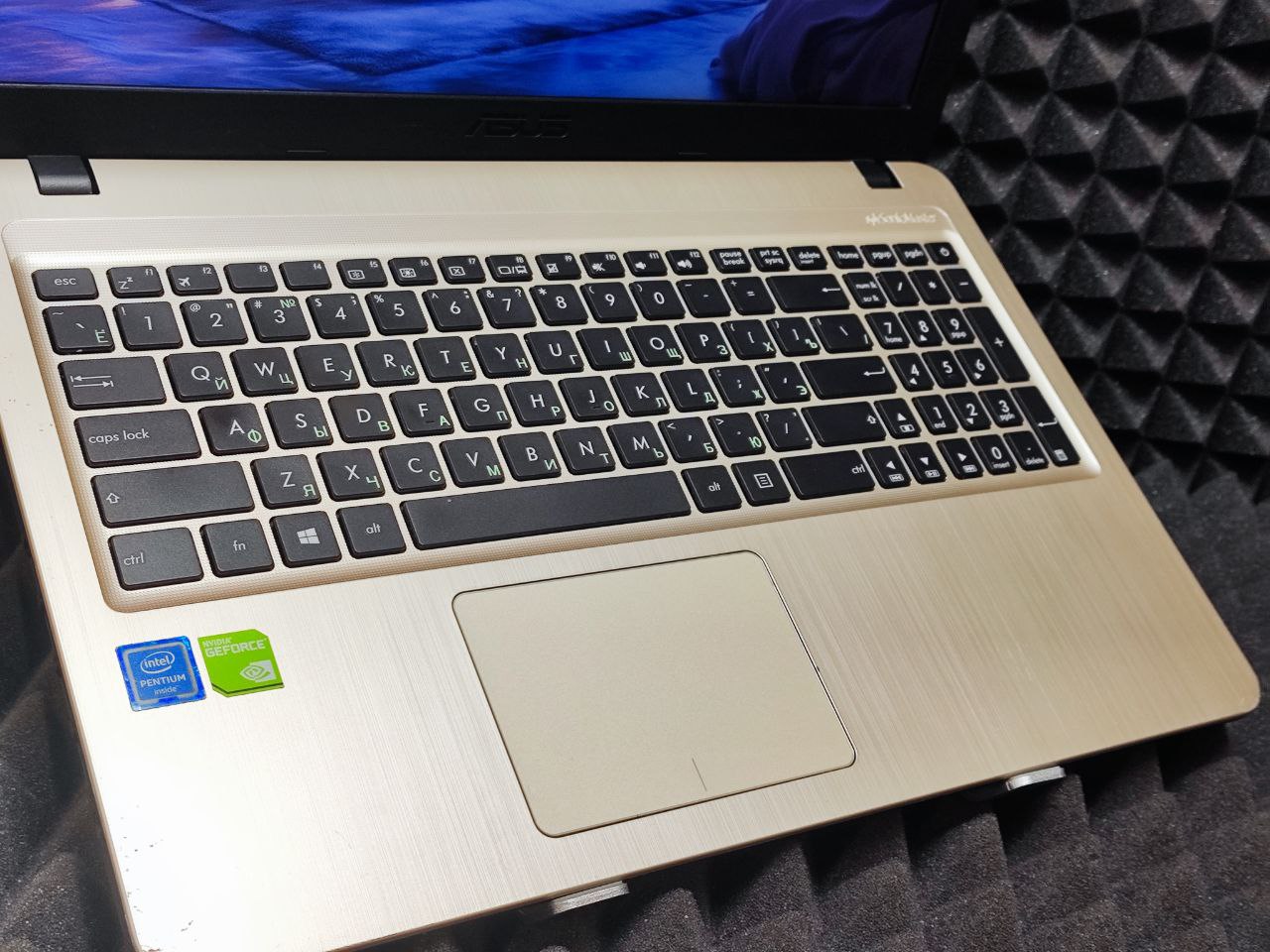 Ноутбук ASUS R540NV-GQ050T-