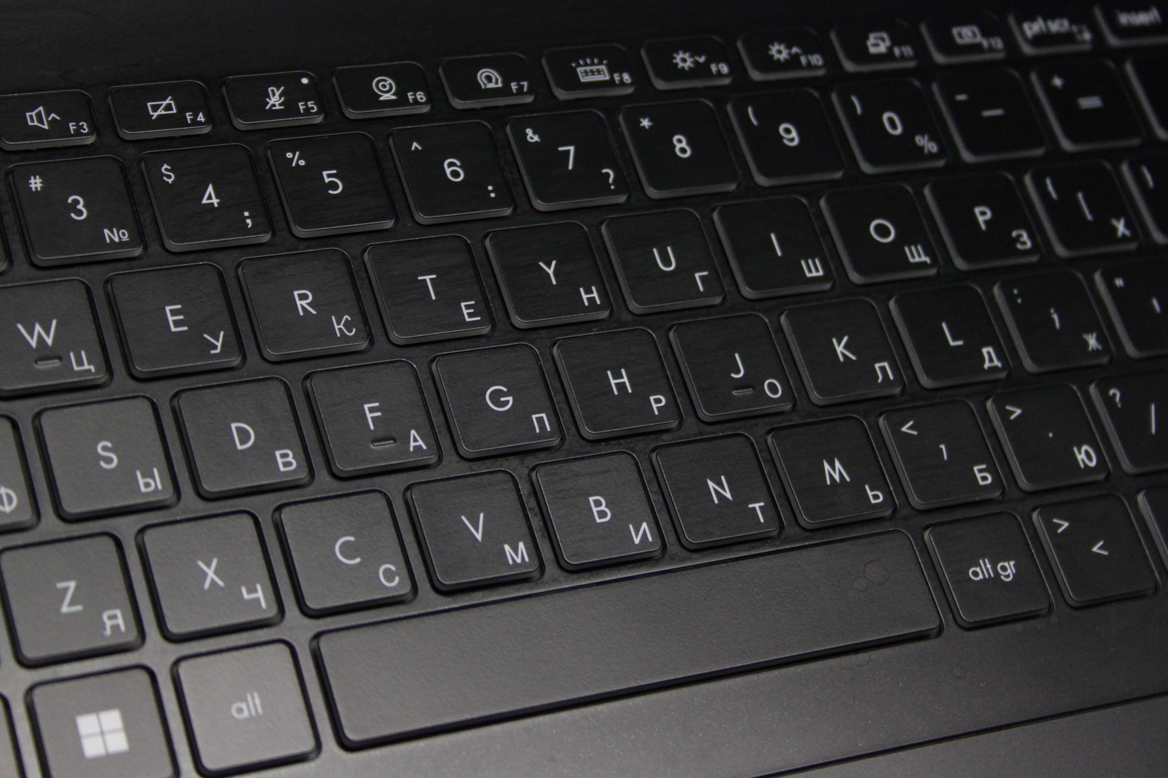 Ноутбук MSI Modern 15 B12M-208RU-BB71255U