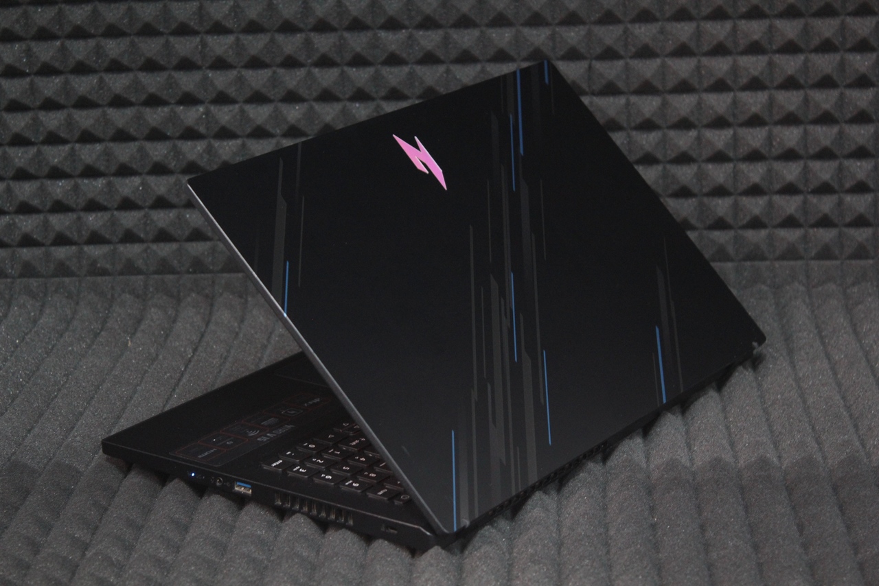 Ноутбук Acer Nitro ANV15-51-55M2