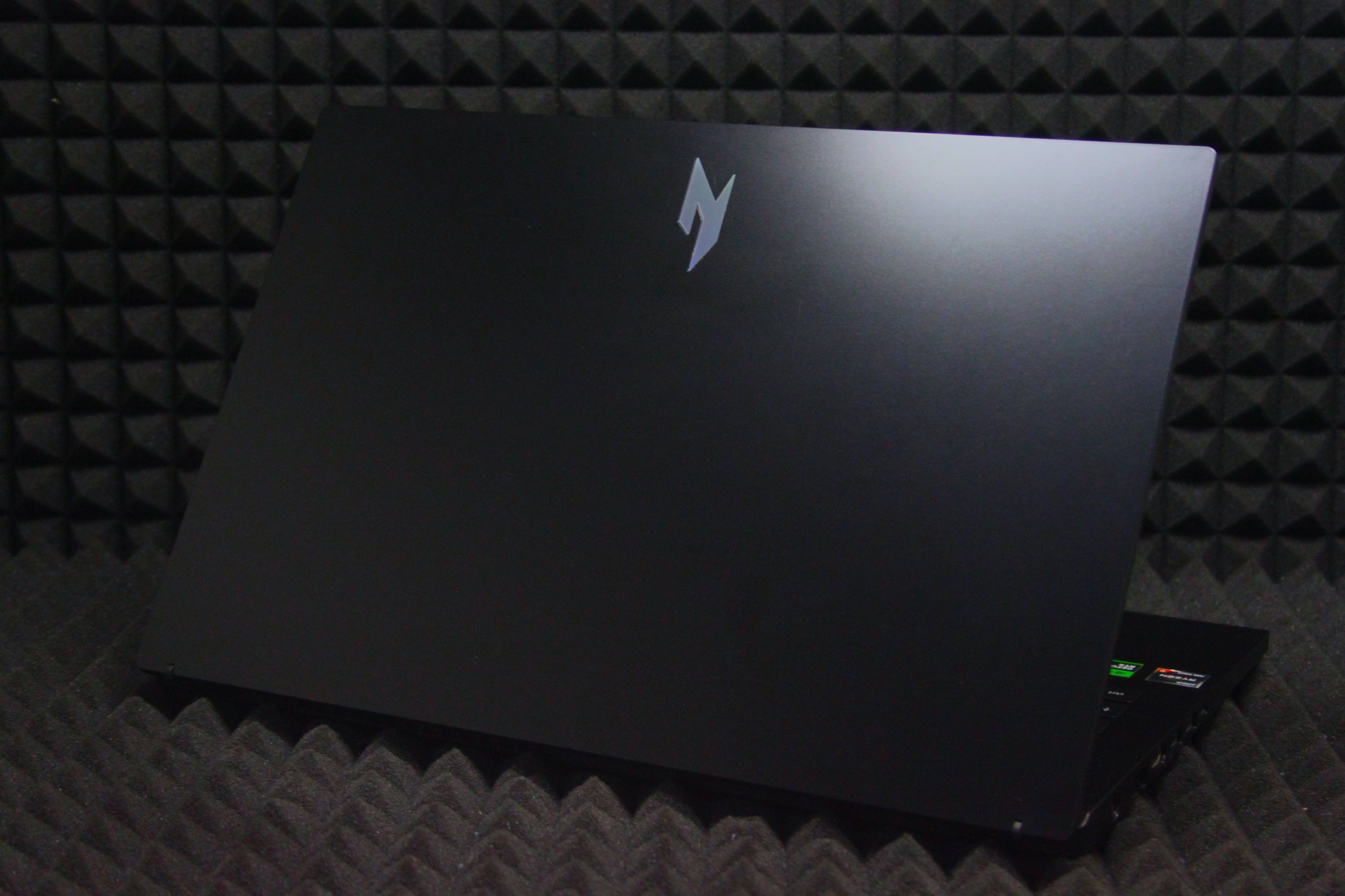 Ноутбук Acer Nitro V15 ANV15-41-R6BL