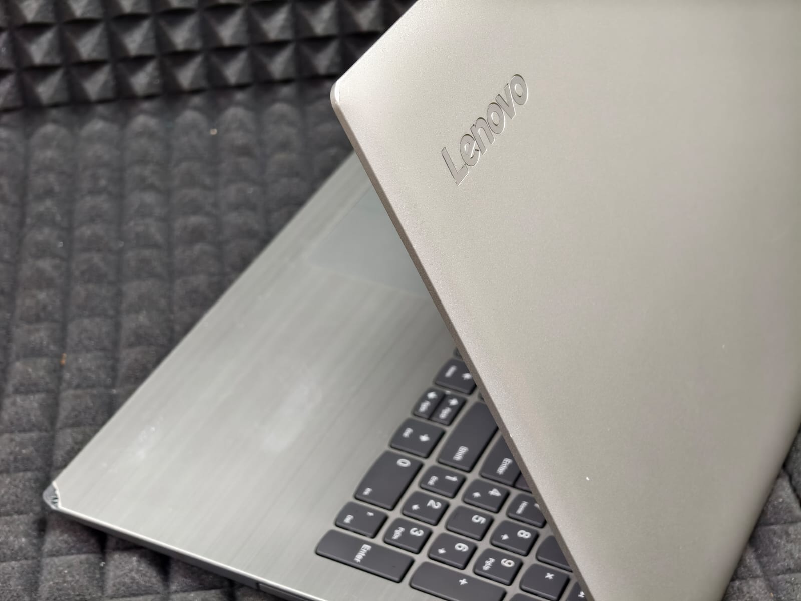 Ноутбук Lenovo ideapad 320-15AST 80XV