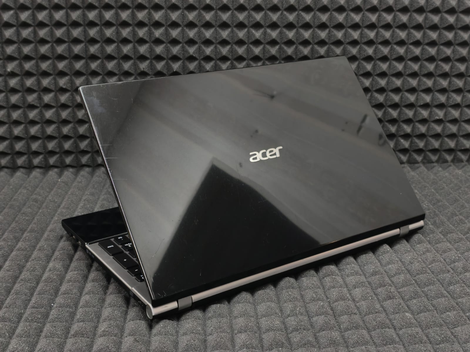 Ноутбук Acer V3-551G-10455G75Makk