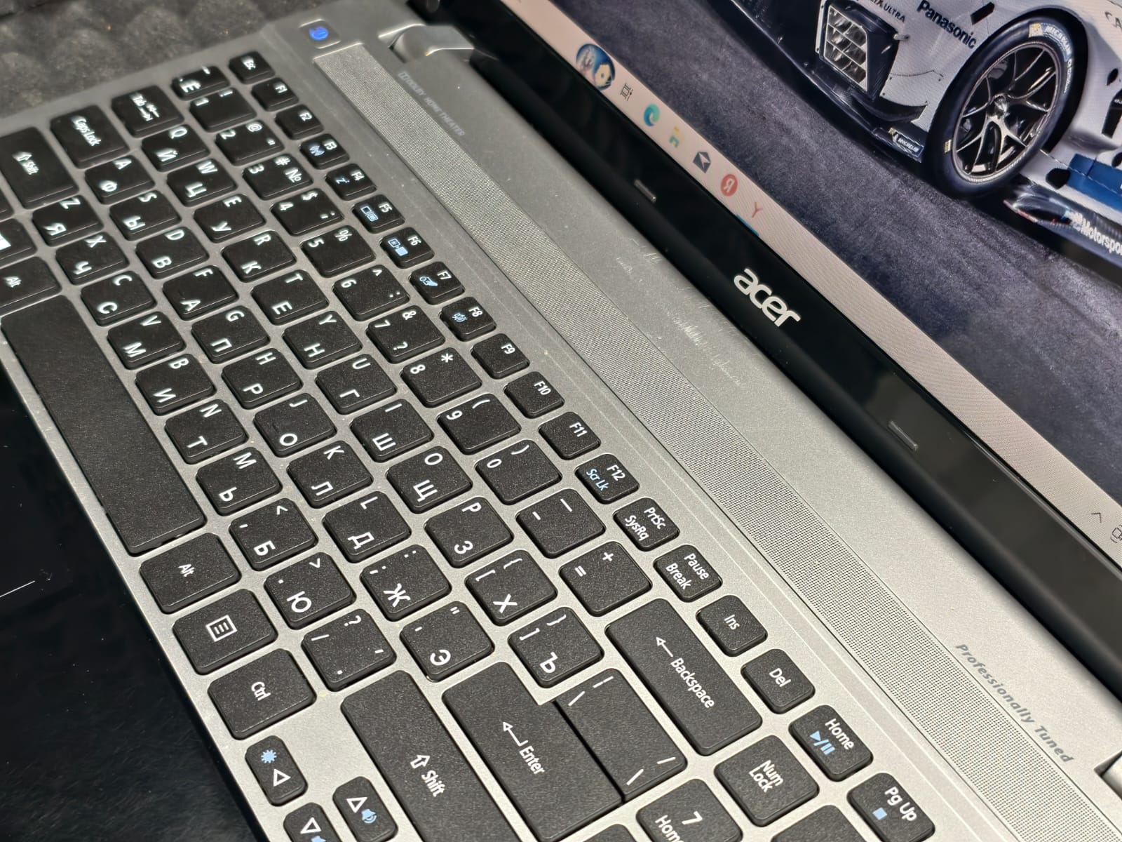 Ноутбук Acer V3-551G-10455G75Makk