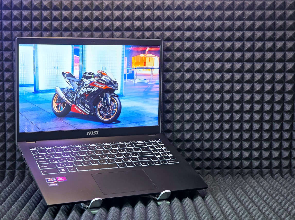 Ноутбук MSI Moder 15 B7M-244RU-CBAR530