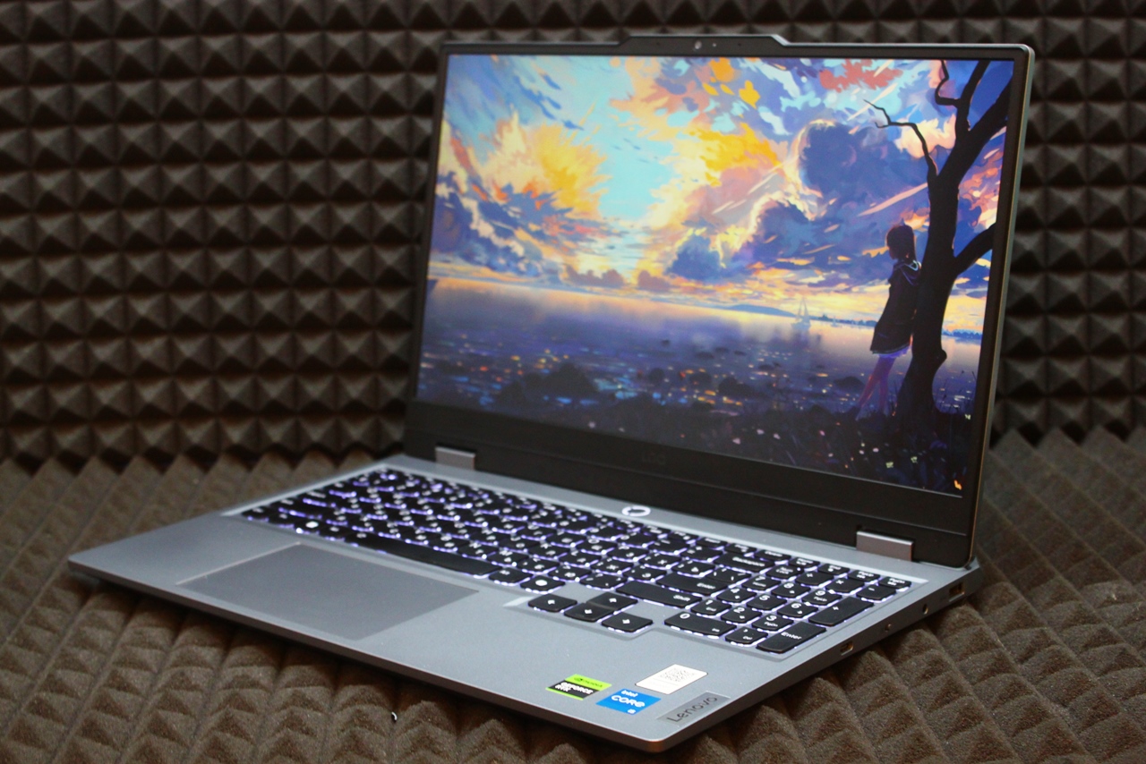 Ноутбук Lenovo LOQ 15IAX9 83GS005NRK(Mos.)