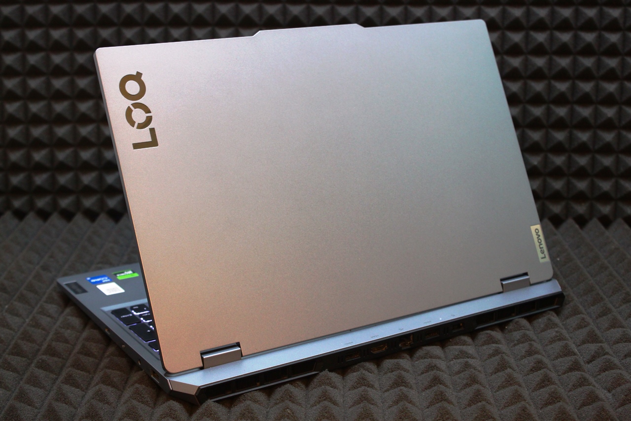 Ноутбук Lenovo LOQ 15IAX9 83GS005NRK(Mos.)