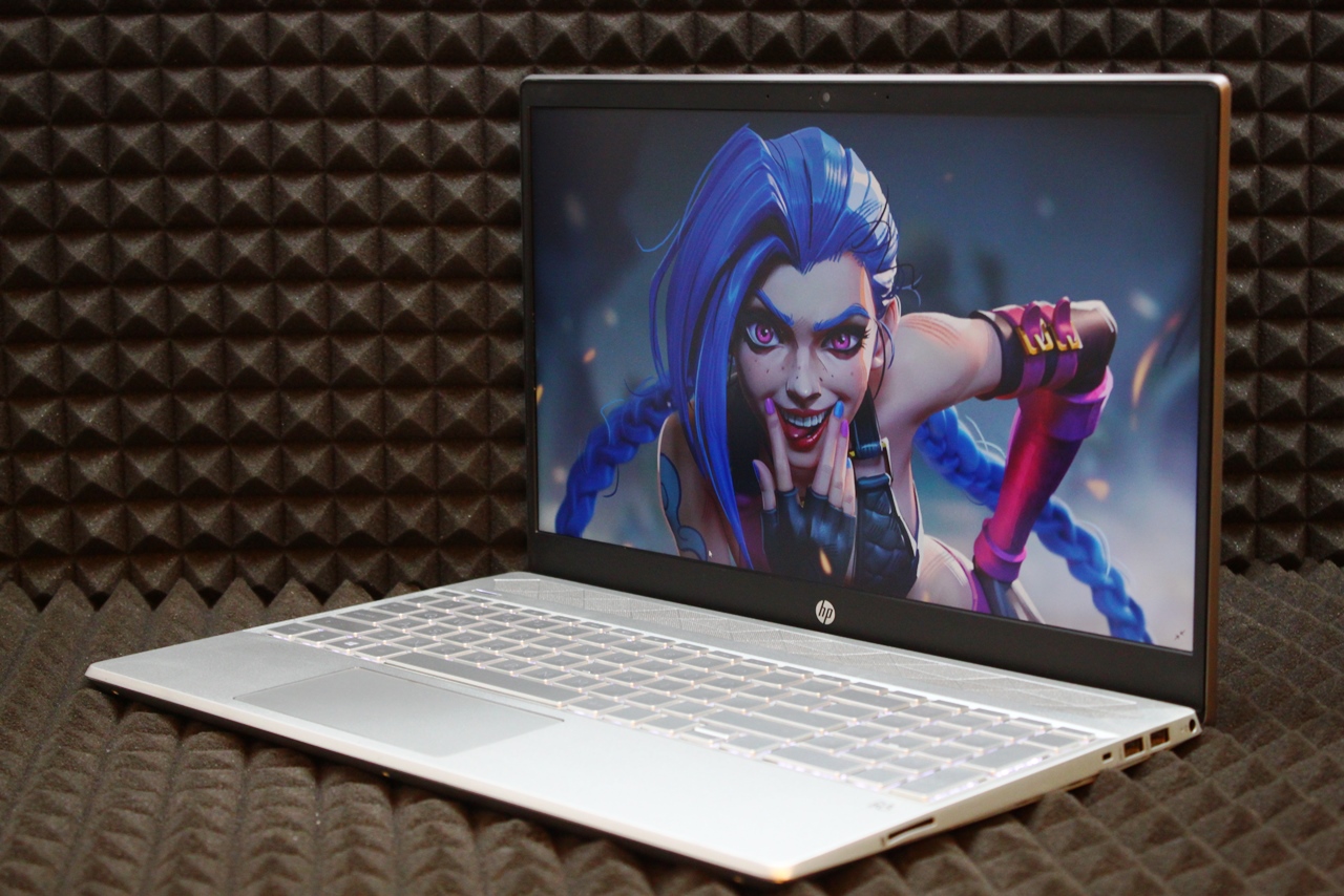 Ноутбук HP Pavilion 15-cs0070ur
