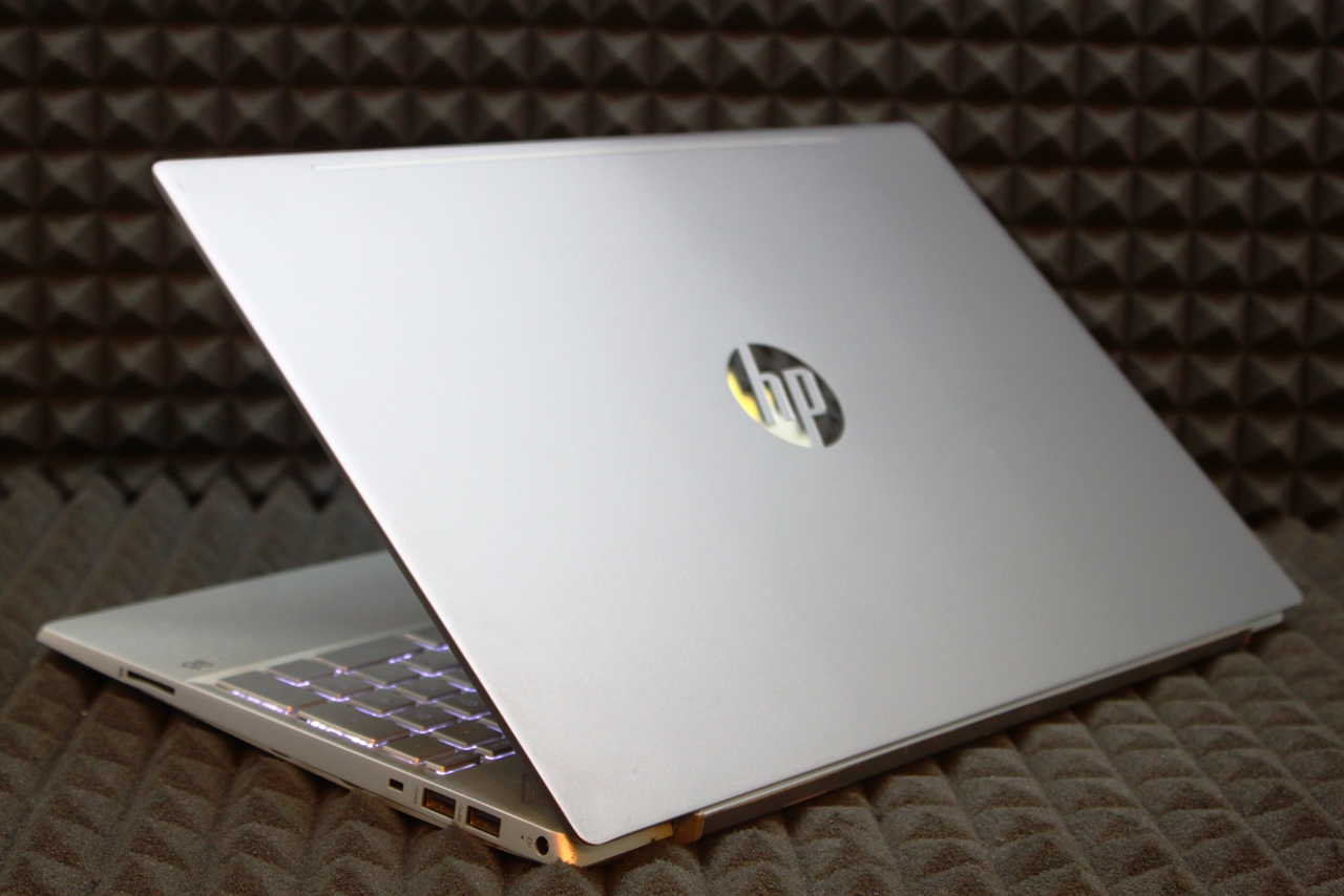 Ноутбук HP Pavilion 15-cs0070ur