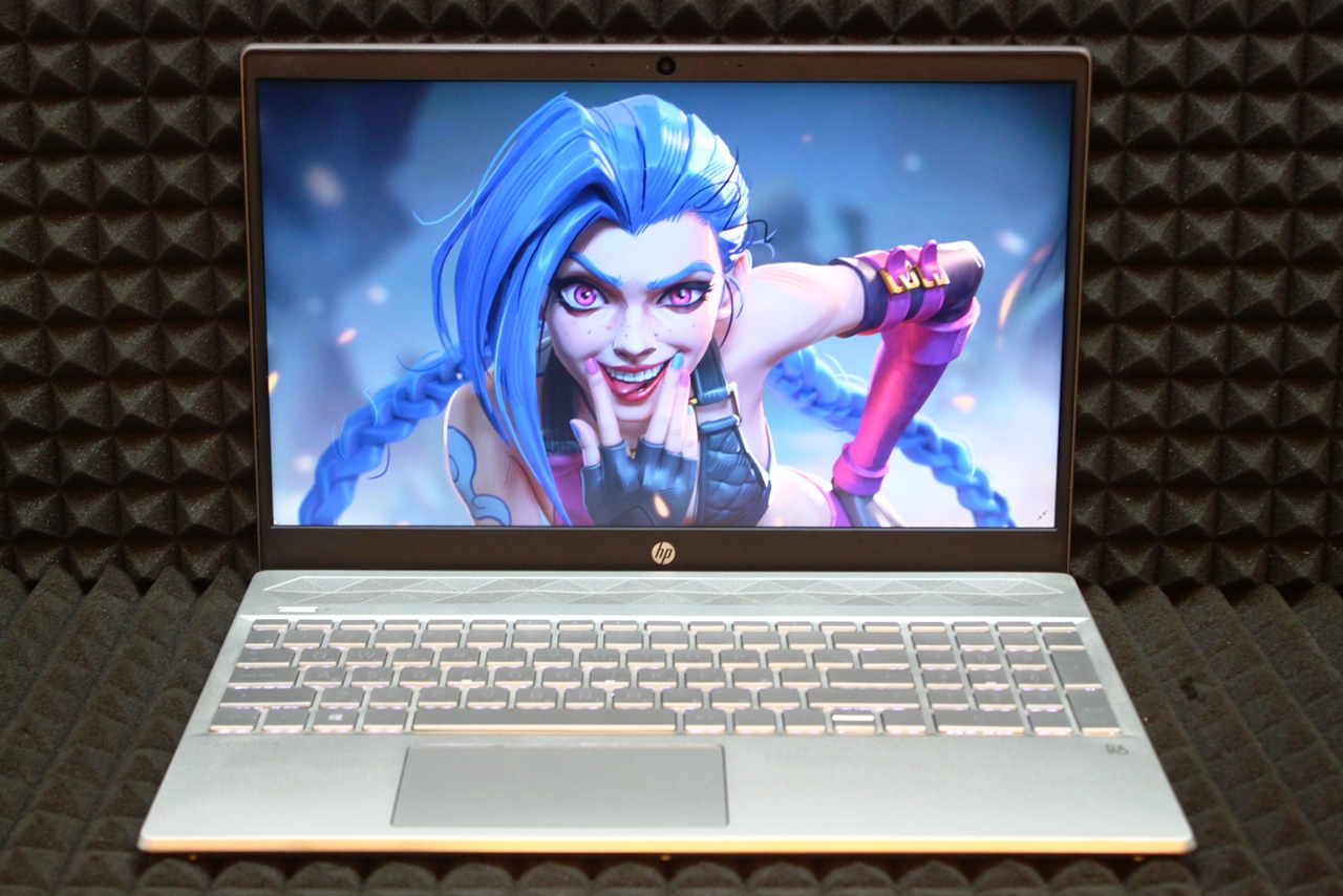 Ноутбук HP Pavilion 15-cs0070ur