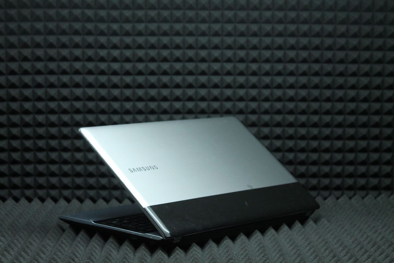 Ноутбук Samsung NP-RV520-S0HRU